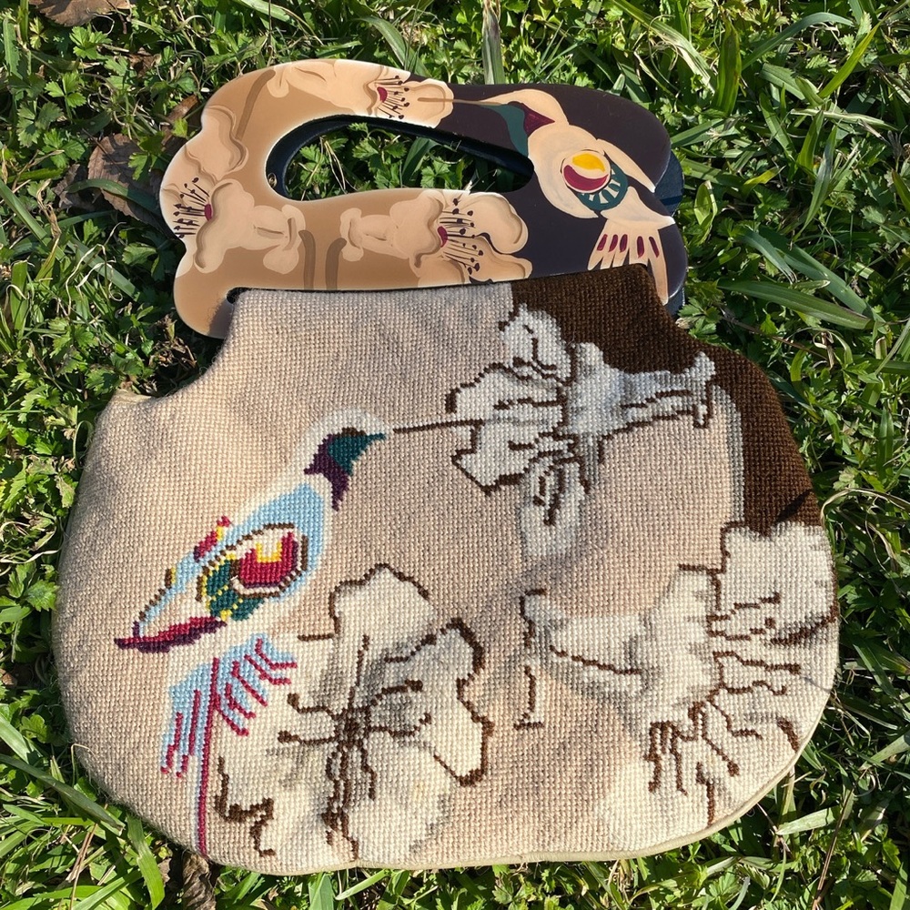 Vintage 1980s hand painted crocheted hummingbird Moonbag Purse🤎
